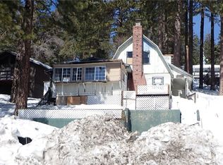 31734 Hilltop Dr, Running Springs, CA 92382