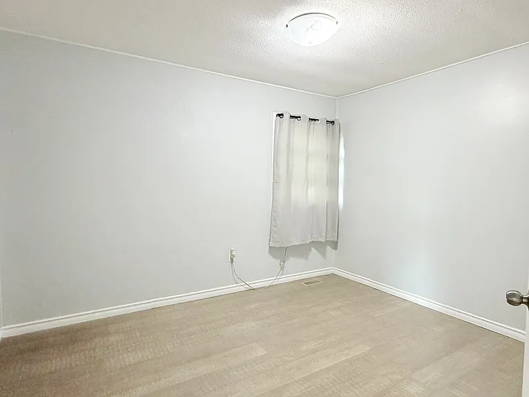 1253 Goyeau St — Photo 10