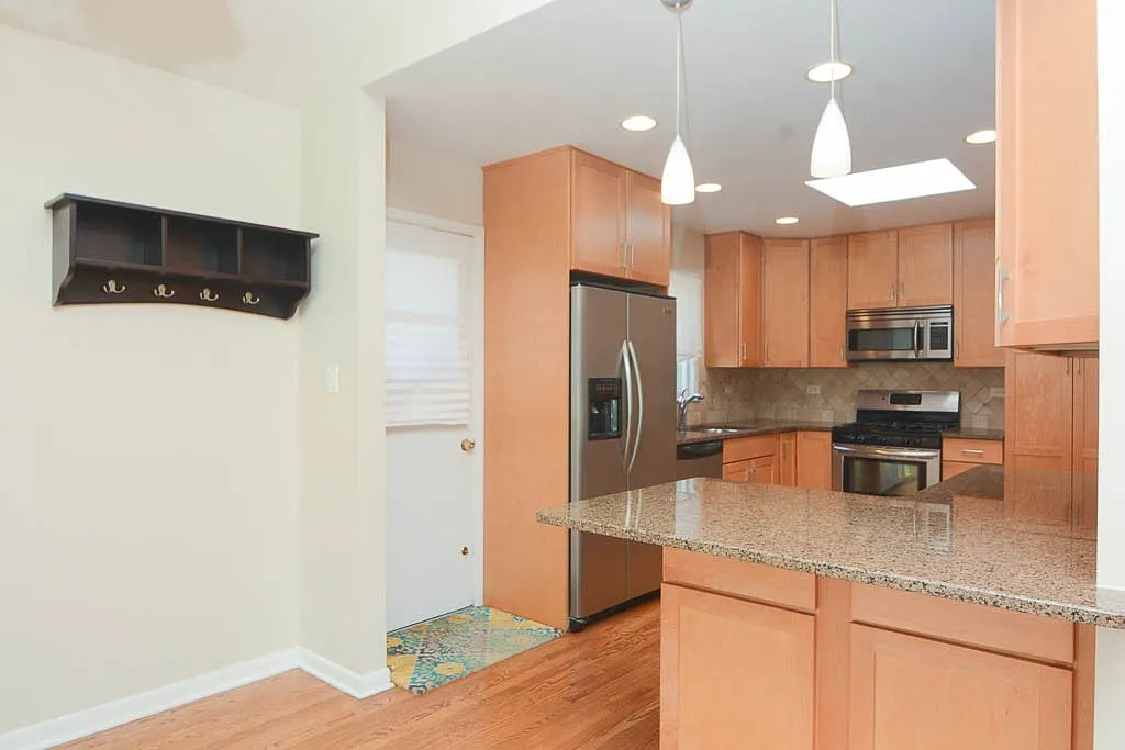 Appealing 3 Bed, 1.5 Bath at Central Ave + Reba St (Morton Grove) — Photo 3