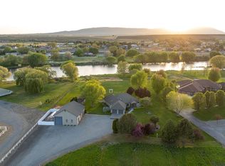 97218 Northstar Pr NE, West Richland, WA 99353