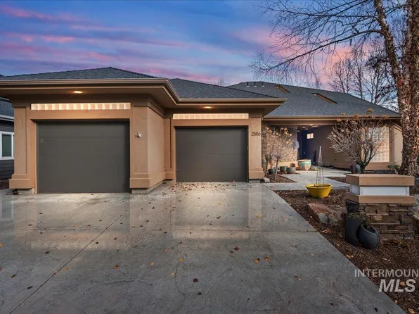 2586 S Creek Pointe Ln, Eagle, ID 83616
