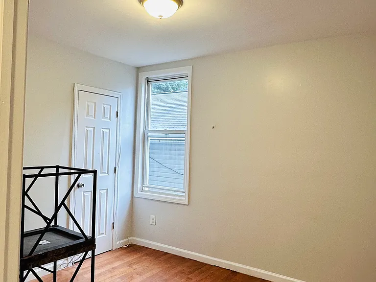 188 S 10th St #2 — Photo 7