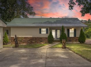 1612 Acacia Club Road, Hollister, MO 65672