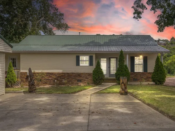 1612 Acacia Club Road, Hollister, MO 65672