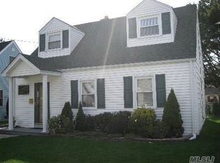 14 Frederick Pl, Valley Stream, NY 11581