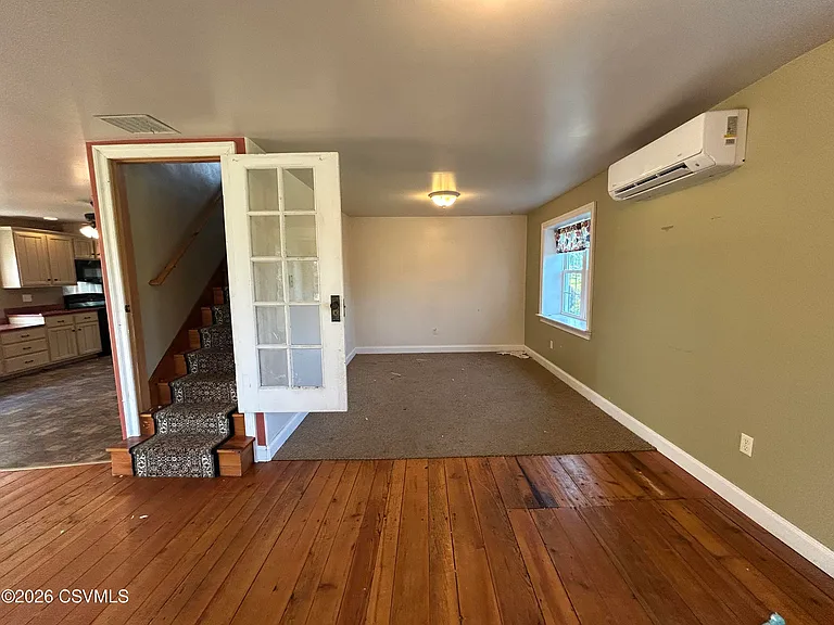 687 Hanselman Rd — Photo 20