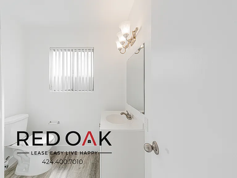 15938 Vanowen St #11 — Photo 7