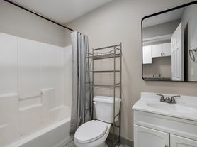 22140 Main St, Reeds Spring, MO
