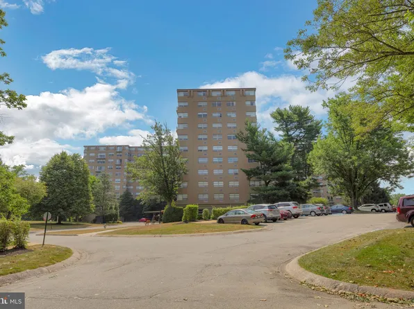 1030 W Lancaster Ave #216, Bryn Mawr, PA 19010