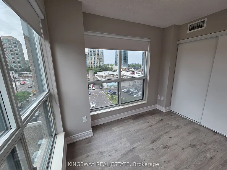 7 Lorraine Dr #812 — Photo 19