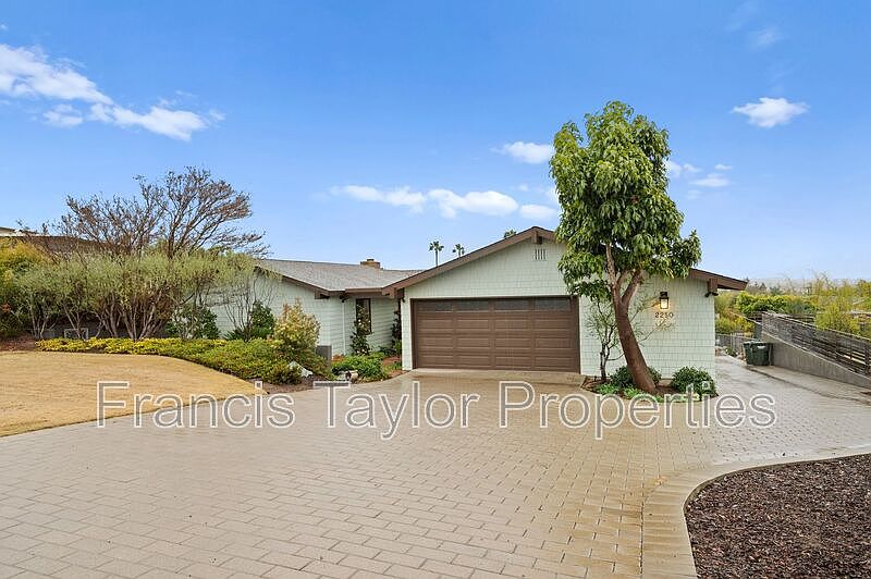1st image of 2250 Vista Grande Dr