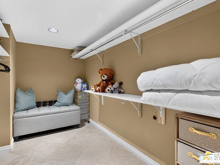 216 Kavenish Dr — Photo 16