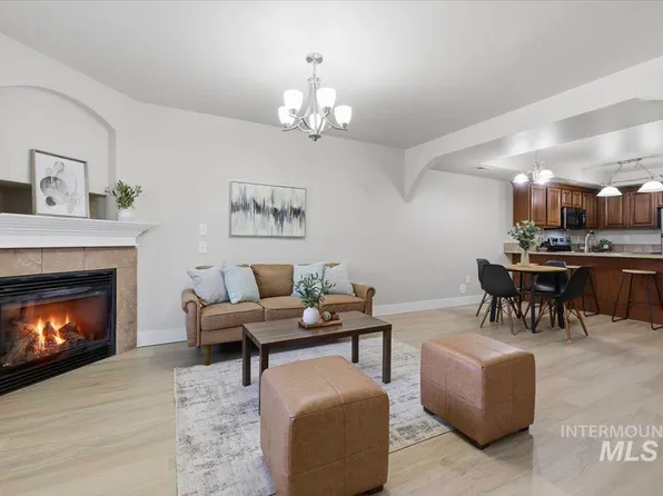 9965 W Rosecroft Ct Unit 102, Boise, ID 83704