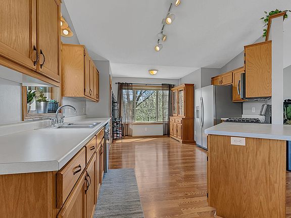 3rd image of 6158 Wildwood Way