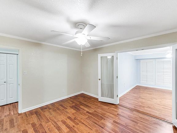 5th image of 9941 Shadow Wood Dr