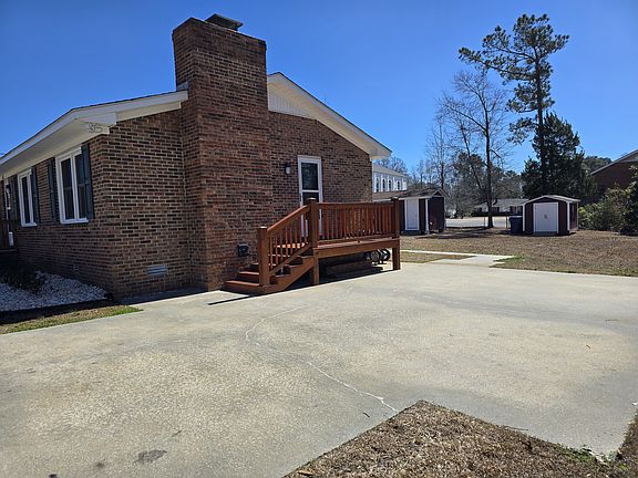 4th image of 111 Oakwood Dr