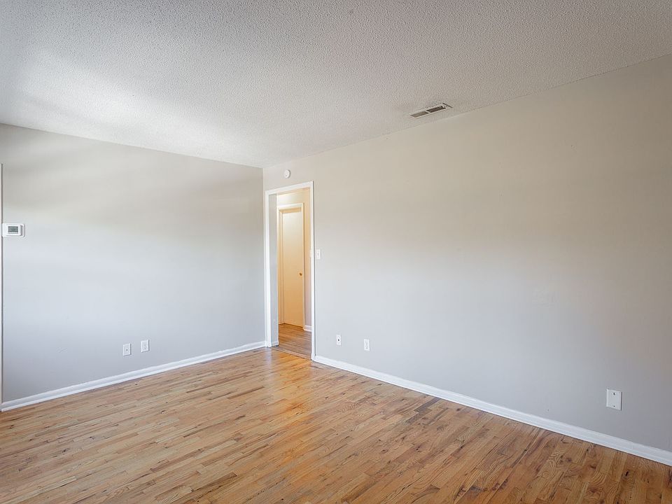 1st image of 2414 Lyndon Ave APT 8