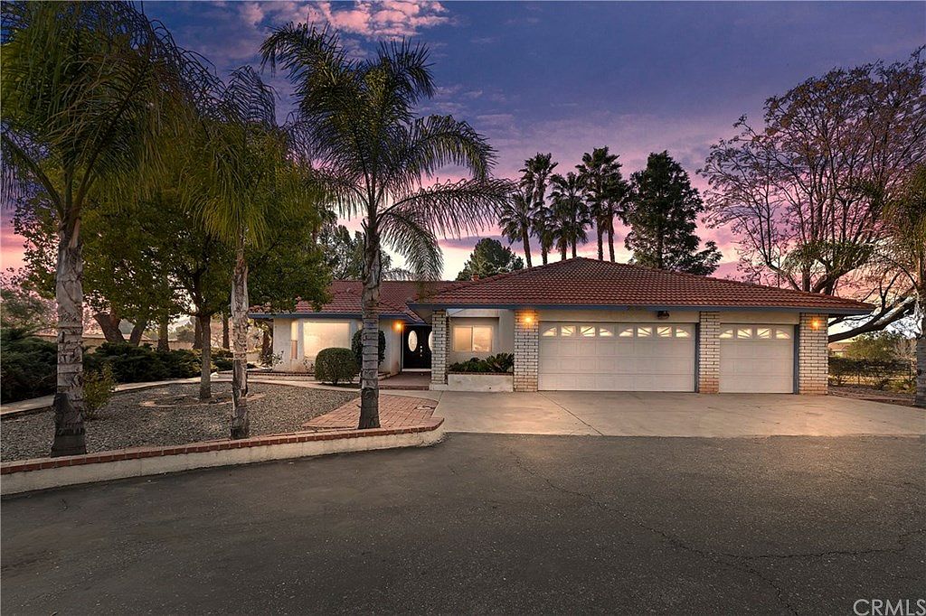 26135 Murrieta Rd, Menifee, CA 92585 Zillow