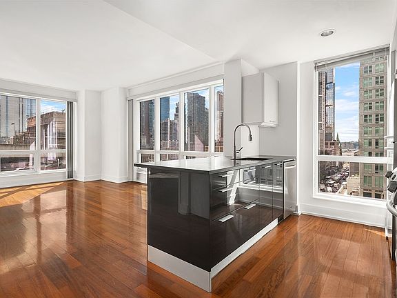 3rd image of 350 W 42nd St APT 10L