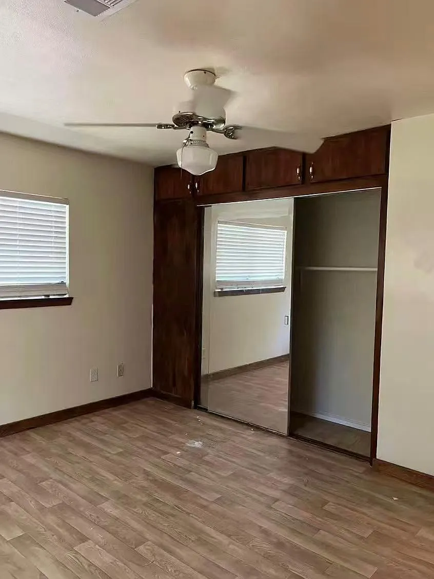1 bed, 1.0 bath, 704 sqft, $799 — Photo 2