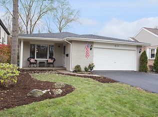 615 N Eagle St, Naperville, IL 60563