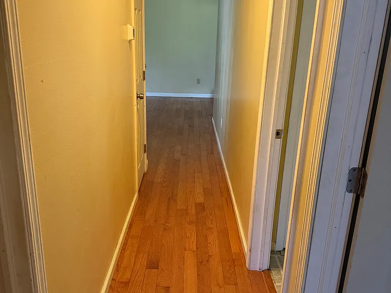 318 Belvue Dr — Photo 2