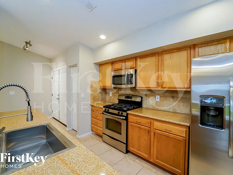 10272 E Sky Castle Way — Photo 7