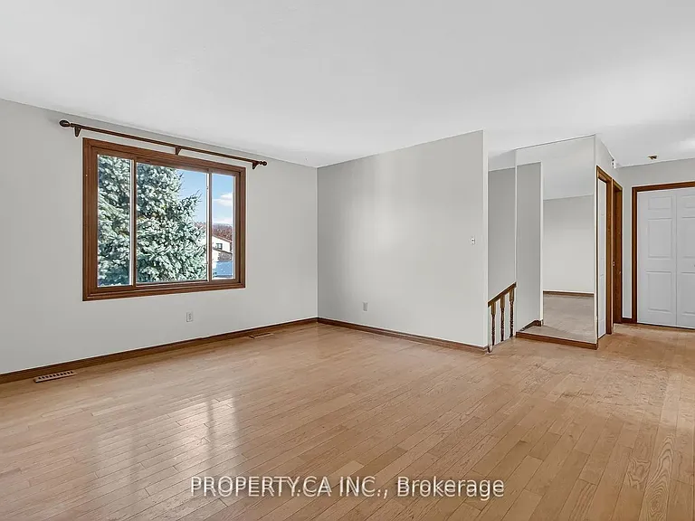 194 Merritt Ave — Photo 8