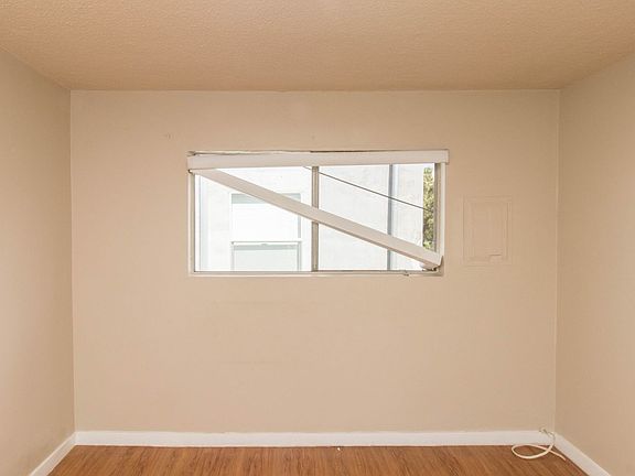 5th image of 645 Lime Ave APT 16