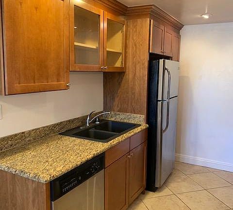 4th image of 208 Woodland Pkwy Unit 211