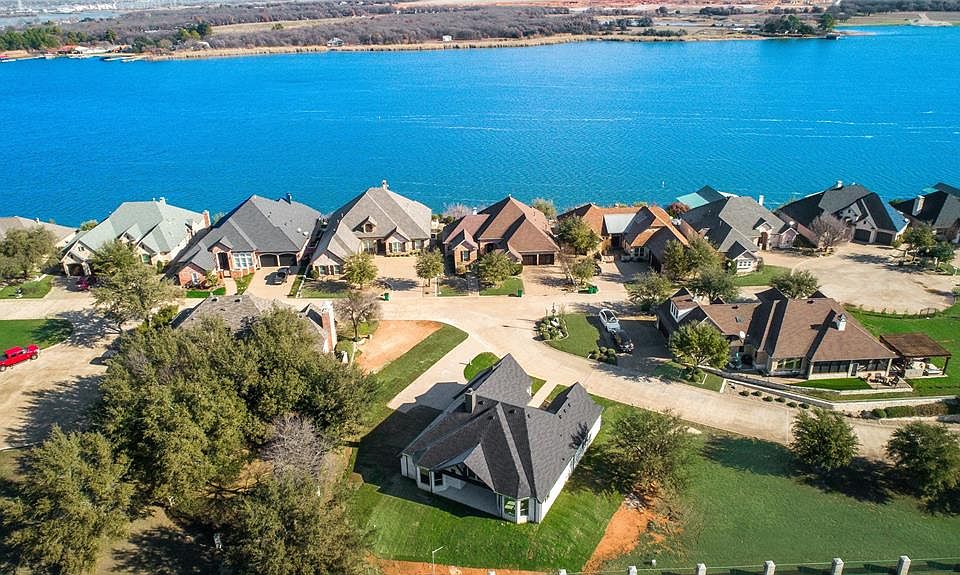 1st image of 4205 Bluff View Dr