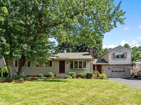 6 Wildes Rd, Chelmsford, MA 01824