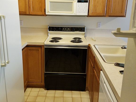 5th image of 2112 Meadow Ct #1