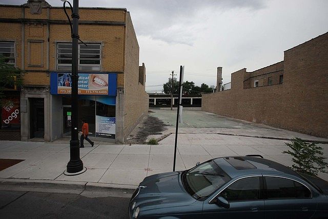 1st image of 5613 W Belmont Ave