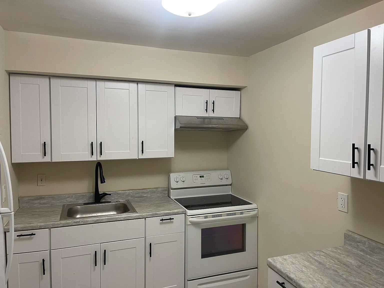 2 bed, 1000 sqft, $1,800 — Photo 2