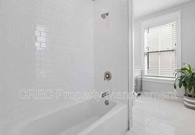 3 1/2 Maranda Holmes St #B — Photo 20