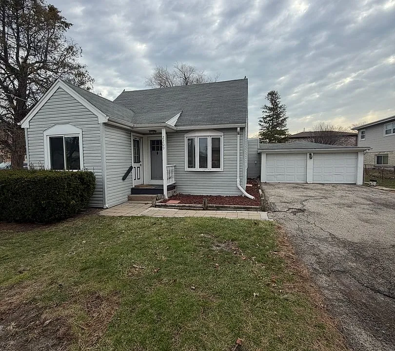 2209 Douglas Ave