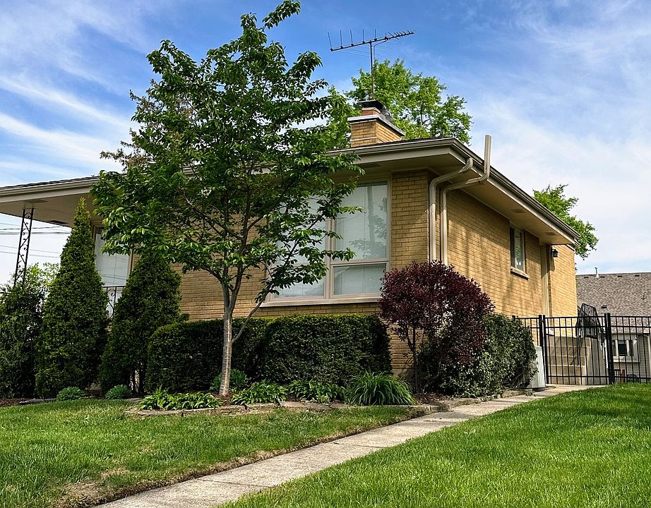 2nd image of 209 E Union Ave