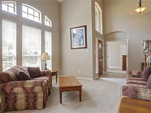 4th image of 609 Baltusrol Cir