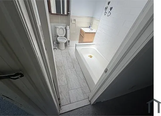 5515 Blakemore St — Photo 2