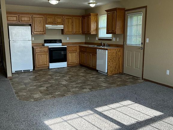 3rd image of 606 N Austin St APT B