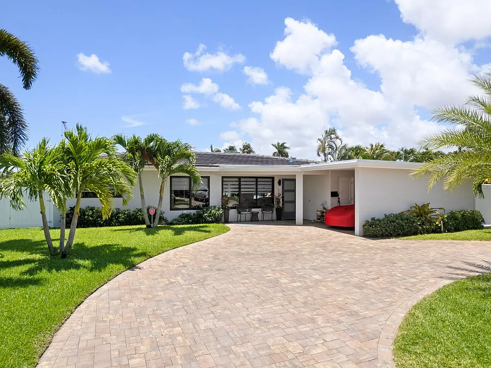 160 SE 12th Ct