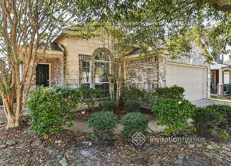 19811 Whispering Hollow Ln — Photo 2
