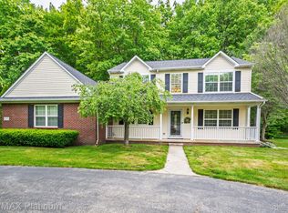 6103 Shadetree Ct, Howell, MI 48843