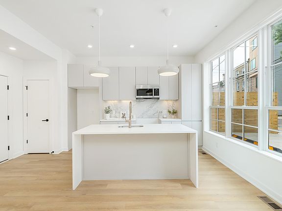 5th image of 1424 Germantown Ave #3