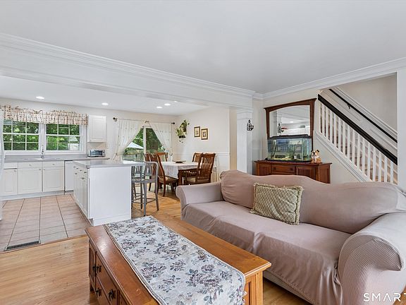 5th image of 781 Tunxis Hill Road