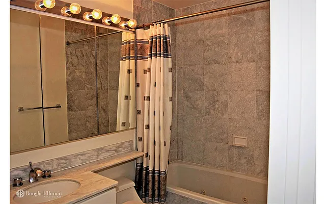 Rented by Douglas Elliman | media 16