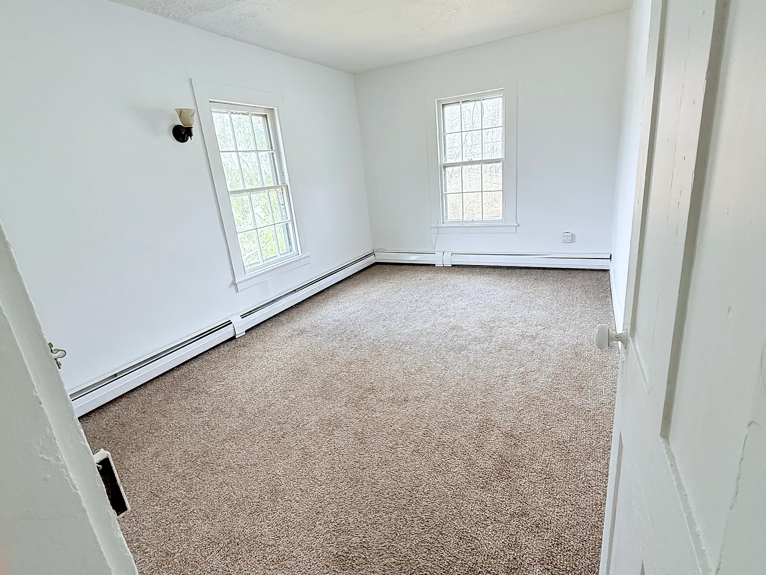 3 bed, 1000 sqft, $2,195 — Photo 2