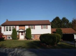 18 Plymouth Dr, Jonestown, PA 17038