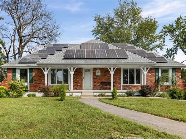 905 S Lincoln Ave, Raymore, MO 64083